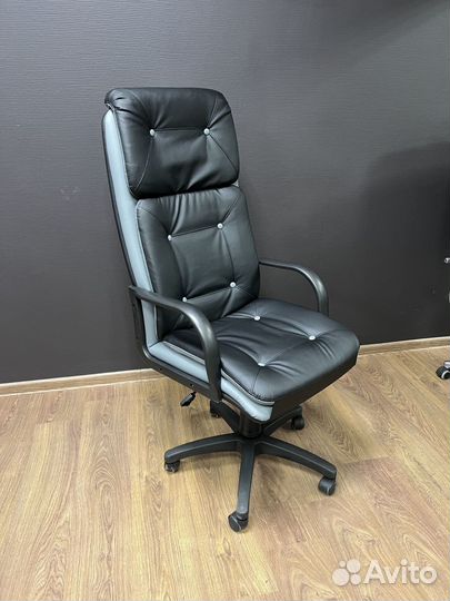 Офисное кресло новое
