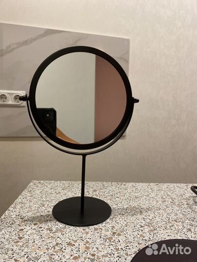 Зеркало для макияжа