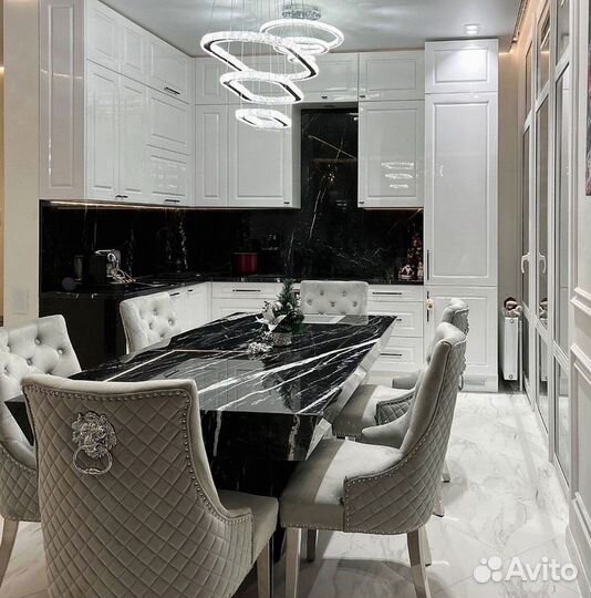 Угловой кухонный гарнитур классика