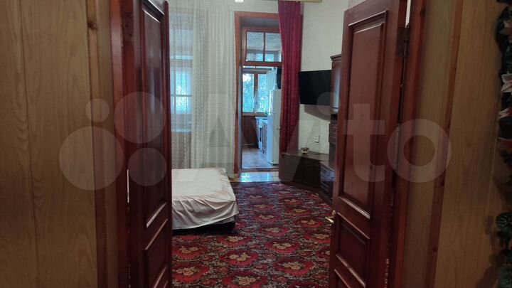 2-к. квартира, 70 м², 1/2 эт.