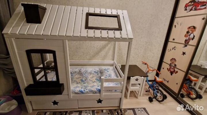 Детская кровать с бортиком