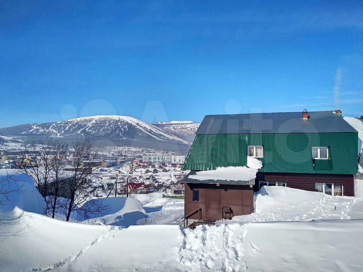 Коттедж 180 м² на участке 15 сот.