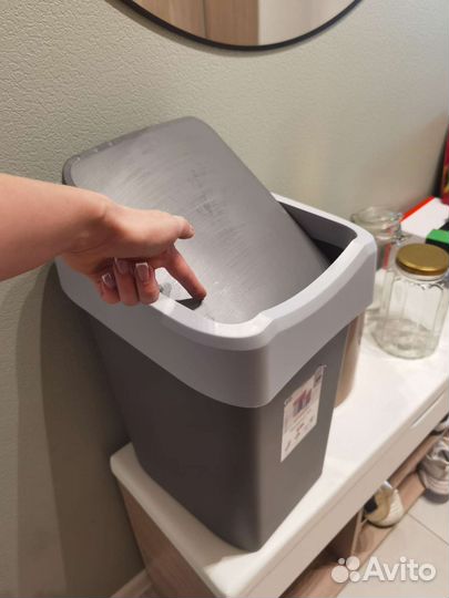 Мусорное ведро, банки для сыпучих