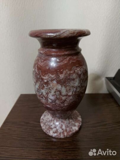 Ваза из натурального камня