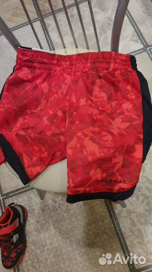 Форма для баскетбола с мячем