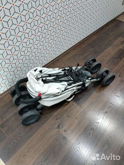 Прогулочная коляска трость chicco