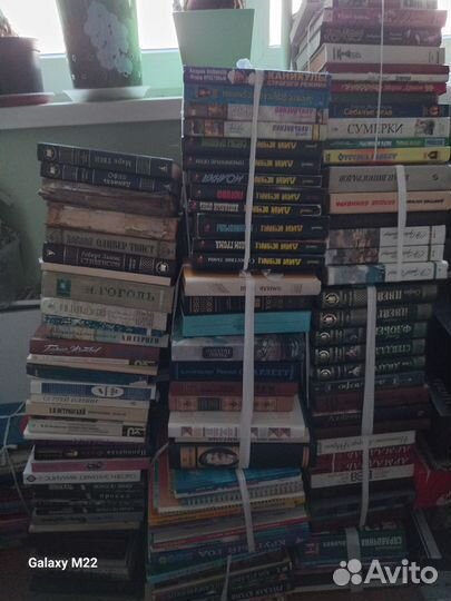 2 шкафа книг