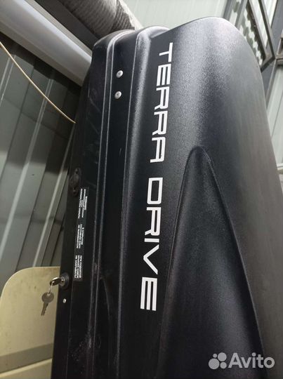 Бокс на крышу автомобиля