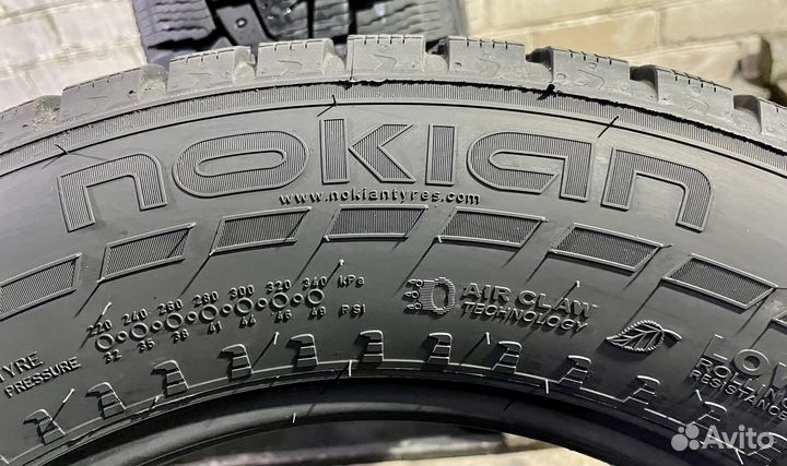 Nokian Tyres Hakkapeliitta 7 SUV 215/70 R17