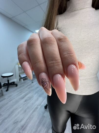 Маникюр,наращивание ногтей