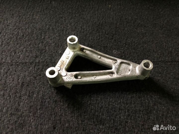 Ford Maverick маверик Кронштейн Кондиционера