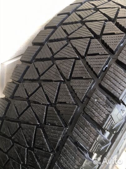 Bridgestone Blizzak DM-V2 225/65 R17 102S