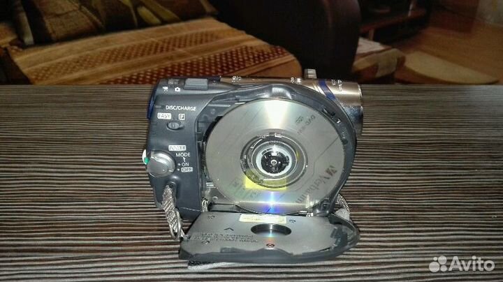 DVD-ведеокамера Canon DC301