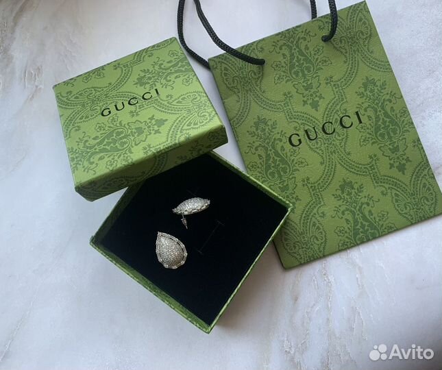 Серьги в подарочной упаковке Gucci