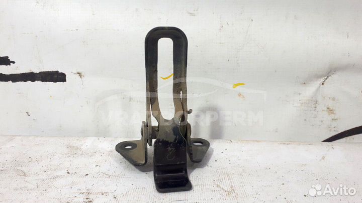 Крючок капота Toyota Land Cruiser