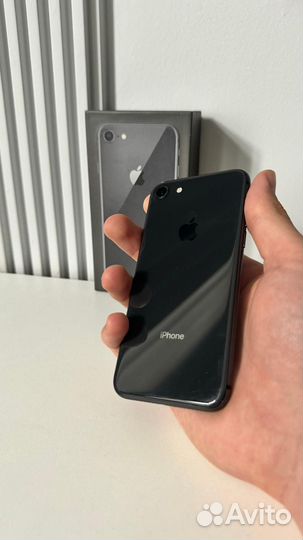 iPhone 8, 64 ГБ