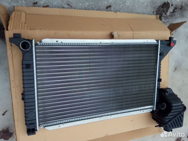 Радиатор для Sprinter Classic 4,6-t (909)