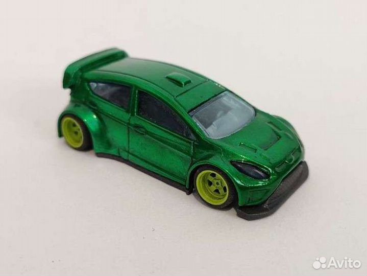 Hot Wheels Custom '12 Ford Fiesta