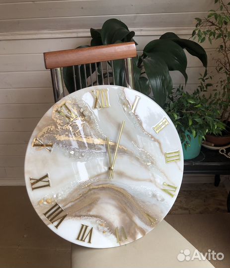 Часы настенные из эпоксидной смолы