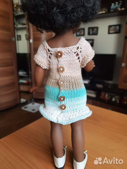 Кукла vestida de azul Паулина африканка