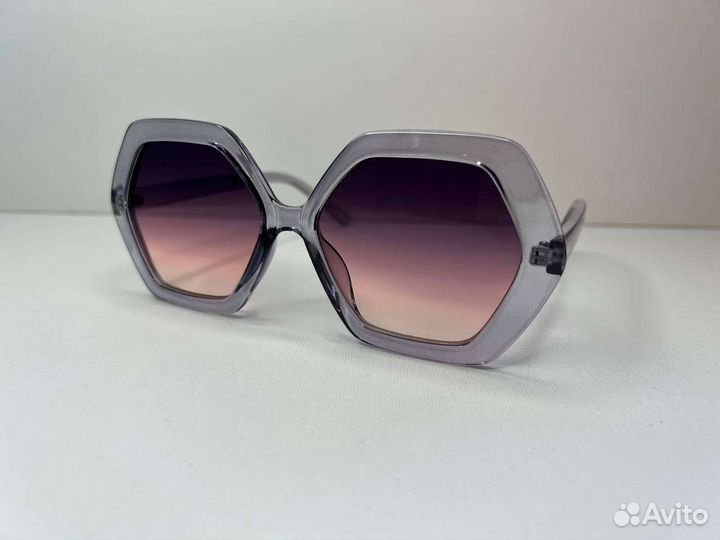 Солнцезащитные очки новые
