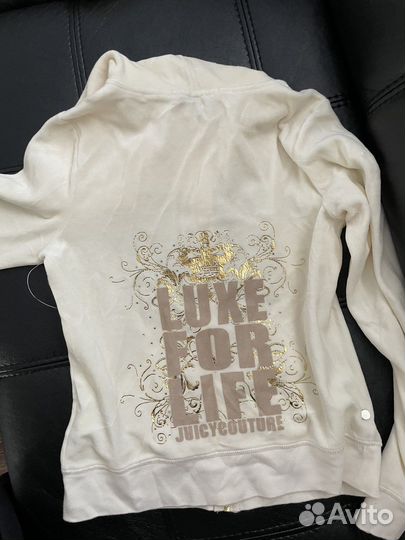 Спортиввй костюм