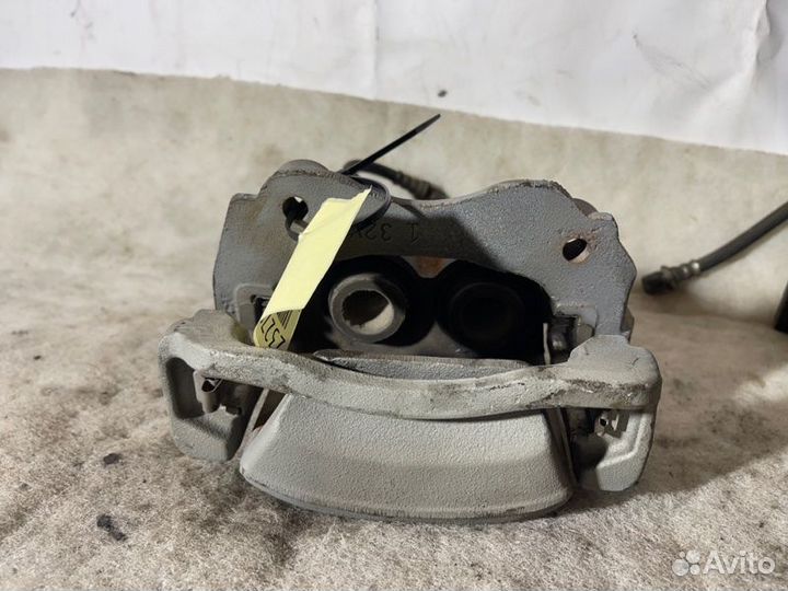 Суппорт передний левый Toyota Aristo JSZ161