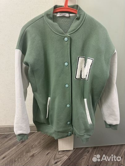 Бомбер женский