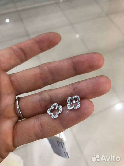 Серебряные серьги новые