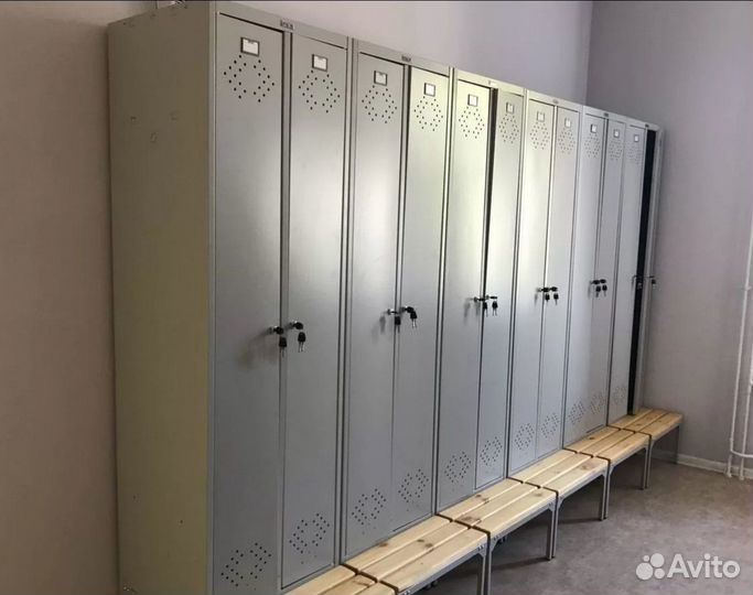 Шкаф металлический для одежды