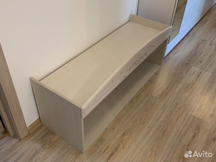 Полка настенная навесная