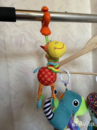 Игрушки развивающие для малышей
