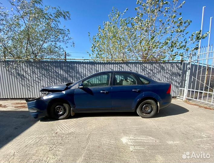 Ford Focus 1.6 МТ, 2011, битый, 205 000 км