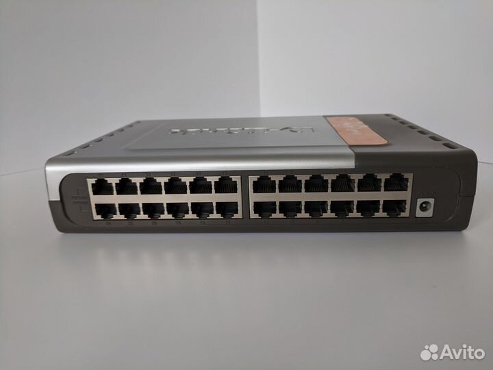 Коммутатор D-Link с 22 портами
