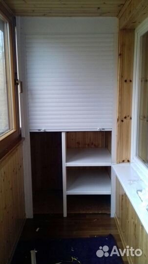 Шкаф с рольставнями на балкон на заказ