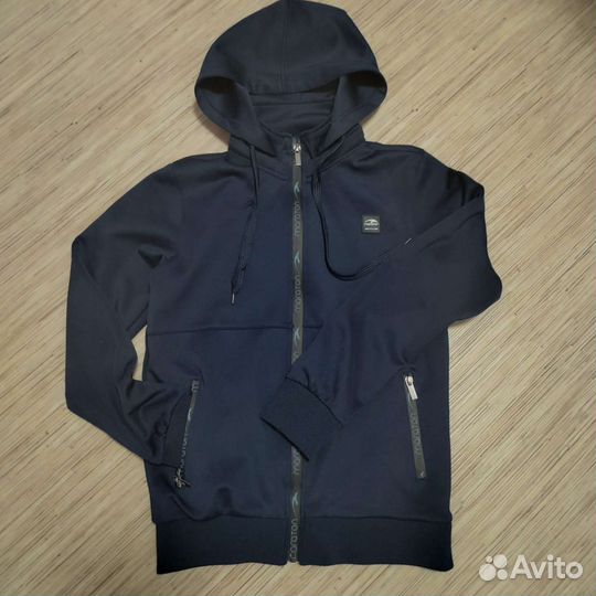 Спортивная кофта