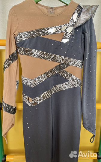 Комбинезон для выступления по фигурному катанию