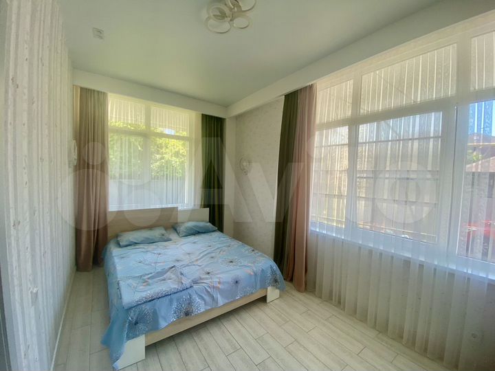 2-к. квартира, 70 м², 1/8 эт.