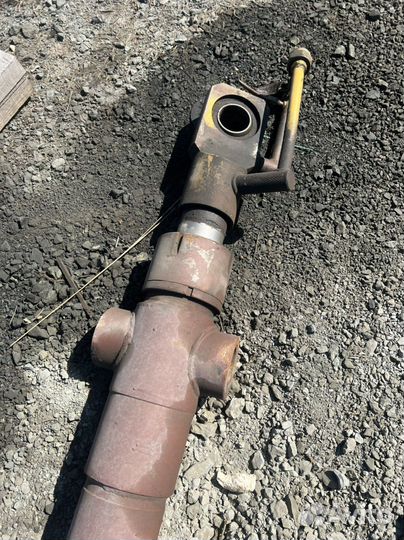 Гидроцилиндр кс-45724-8.63.900-2К выдвижения стрел