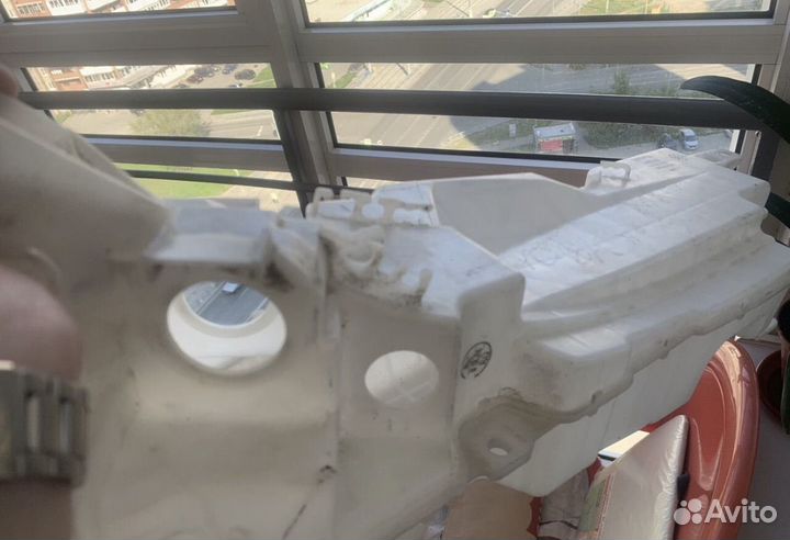 Бачок омывателя ленд крузер 200