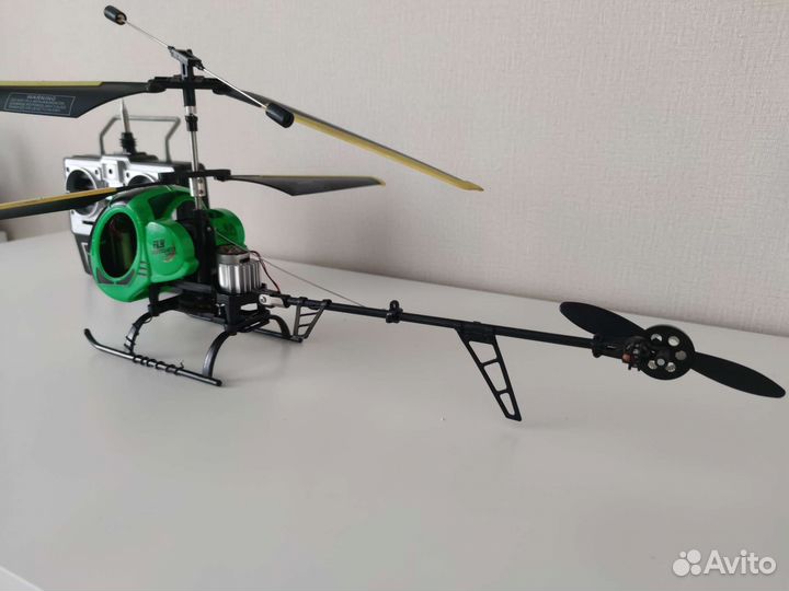 Радиоуправляемый вертолет большой