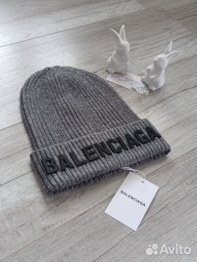 Шапка Balenciaga серая