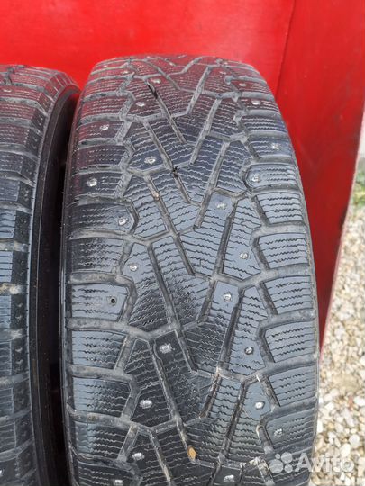 Pirelli Ice Zero 215/65 R17
