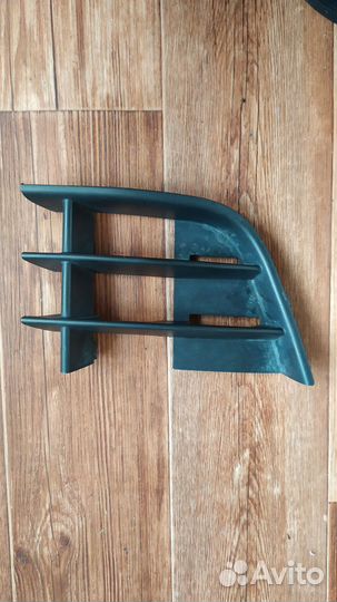 Решетка в бампер нижняя Skoda Fabia 2 5J 2007-2014