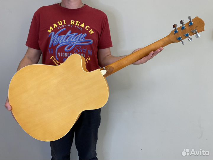 Акустическая гитара новая