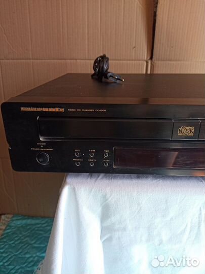 Проигрыватель CD. Marantz CC4300