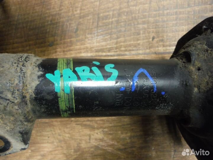 Амортизатор передний правый Toyota Yaris 2005
