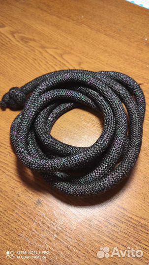 Гимнастическая скакалка