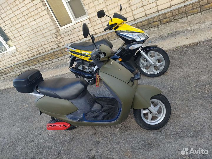 Honda lead 100