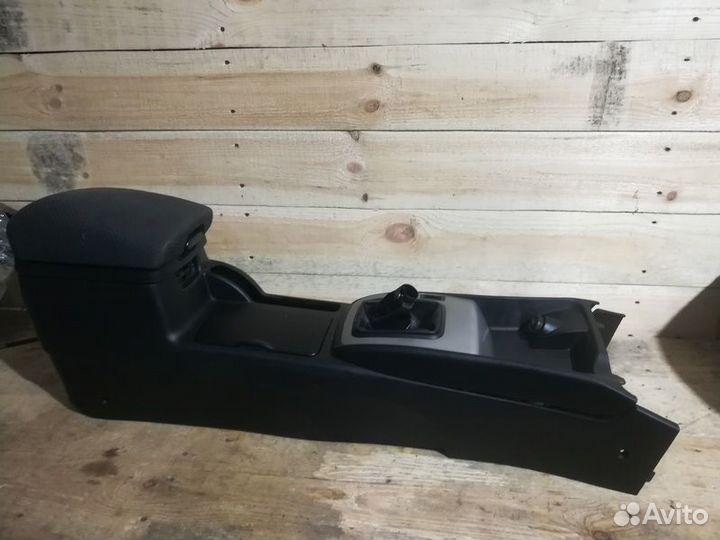 Консоль центральная Hyundai Sonata 5 (NF)